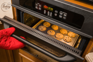 Correct oven temperature and baking time for perfect cookies